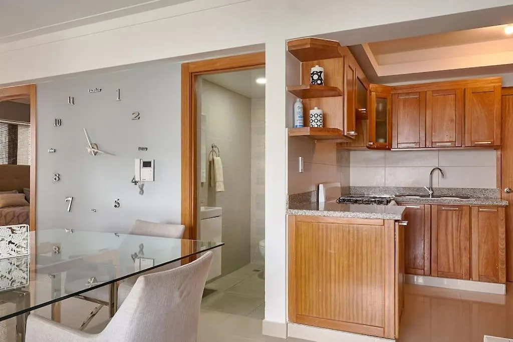 Hermoso Y Moderno Apto En Bella Vista, 9 Personas, Piscina. Santo Domingo
