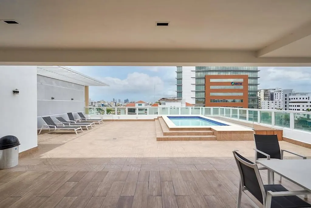 Hermoso Y Moderno Apto En Bella Vista, 9 Personas, Piscina. Santo Domingo